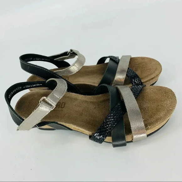 Munro Eden Sandal - Picture 2 of 9